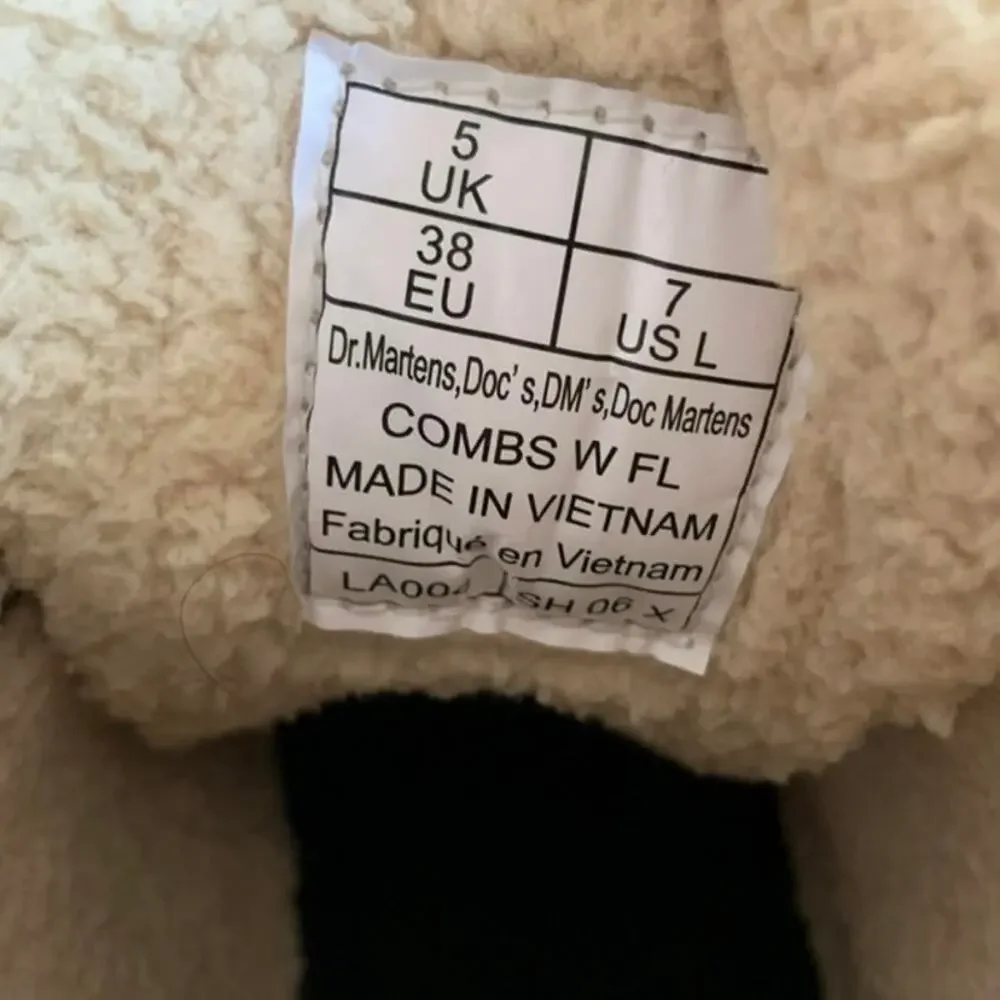 NEW Dr Martens Combs Faux Fur‎ Lined Boots Size 7 - Picture 7 of 7